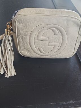 Gucci Ivory Leather Crossbody Camera Bag with Tassel